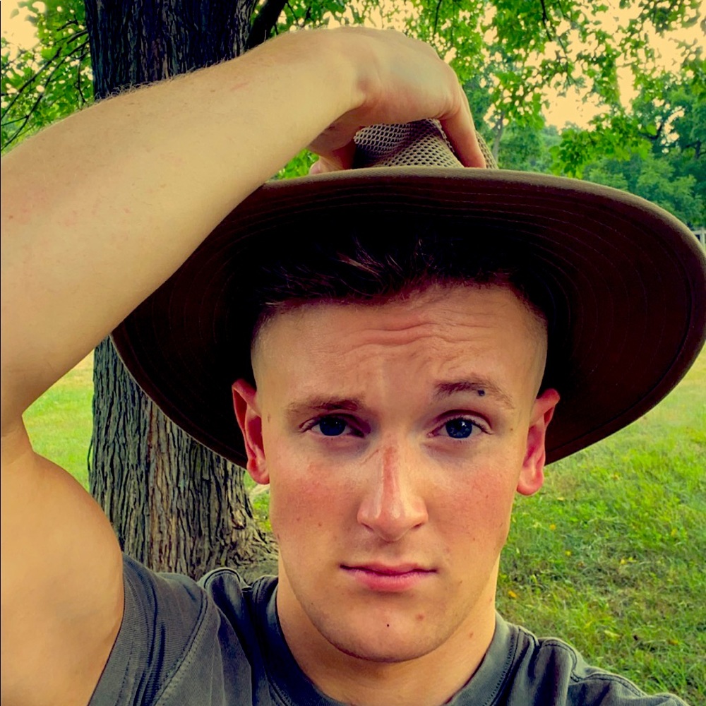 Meet your Posher, Chris